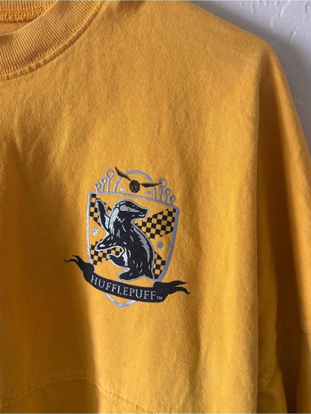 Hufflepuff Yellow Oversized Long-Sleeve Crewneck Spirit Jersey Harry Potter - Picture 2 of 7